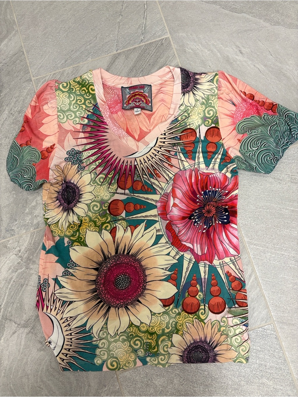 Johnny Was Multicolor Floral V-Neck Short Sleeve Tee